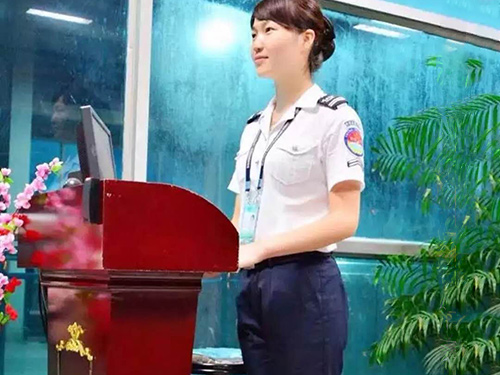 向青（宝安机场贵宾安检）