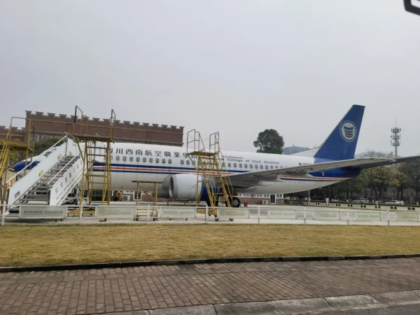 君山航校,君山航空,航空,航空服务,电商,电子商务,机电,机电设备维修与安装,旅管,旅游服务与管理,平面设计,计算机应用,建筑工程施工,对口升学,岳阳建科,岳阳航空科技